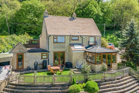 4 bed property, in Selsley West, £800,000