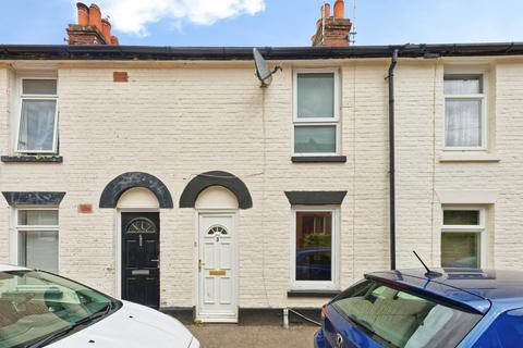 2 bed property, in Prospect Place, £240,000