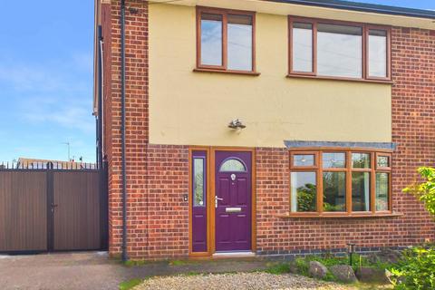 3 bed property, in 26 Park Road Sapcote, £270,000