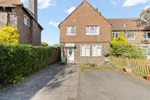3 bed property, in Hailsham Road, £295,000