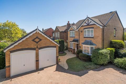 4 bed property, in 20 Broadhaven Close, £385,000