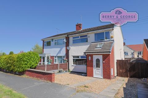 3 bed property, in Glynne Street, £185,000