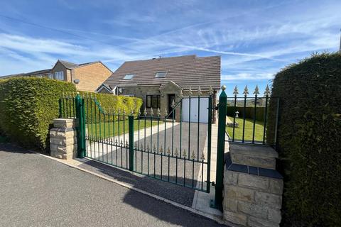 3 bed property, in Netherton Moor Road, £270,000