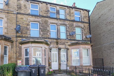 9 bed property, in Mayfield Grove, £675,000