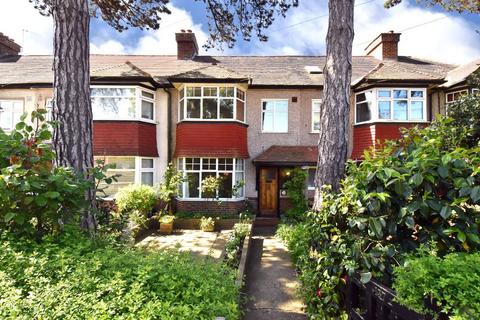 3 bed property, in White Horse Hill, £500,000