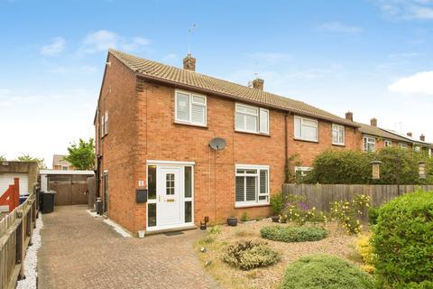 3 bed property, in Long Reach Road, £575,000