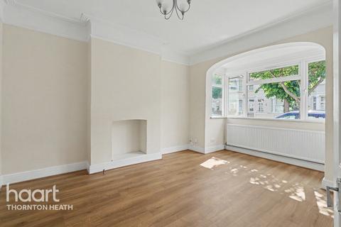 3 bed property, in Torridge Road, £425,000