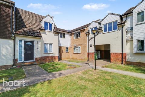 1 bed property, in Regency Court, £150,000
