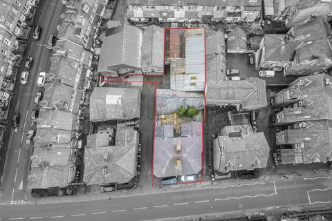 6 bed property, in 20 Dale Road, £499,995