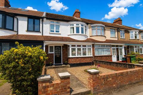 3 bed property, in Godalming Avenue, £500,000