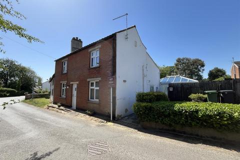 3 bed property, in Hall Lane, £310,000