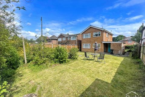 3 bed property, in Award Road, £500,000