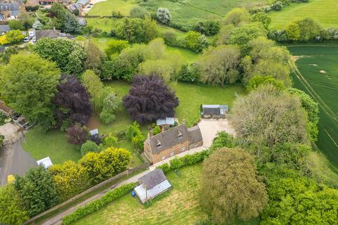 4 bed property, in Glovers Lane, £1,050,000