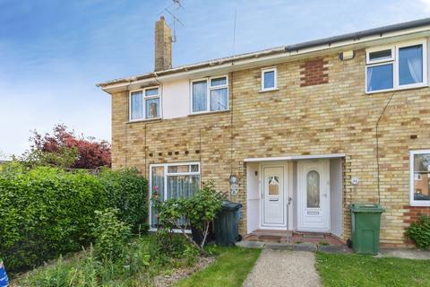 3 bed property, in Oak Tree Road, £275,000