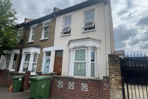 2 bed property, in 55 Widdin Street, £365,000