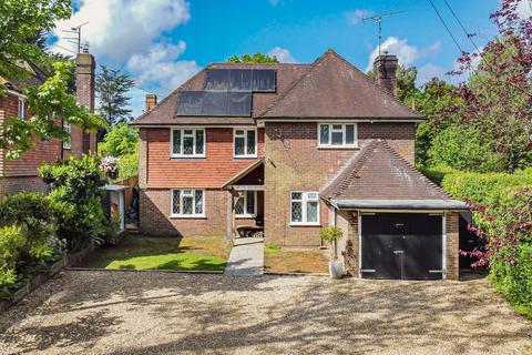 5 bed property, in Tylers Green, £1,250,000