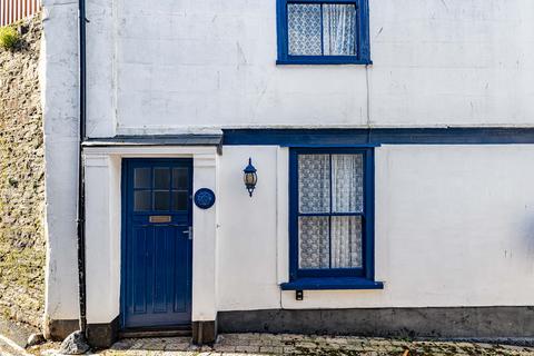 2 bed property, in Above Town, £350,000
