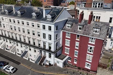 6 bed property, in Cliff Bridge Terrace, £395,000