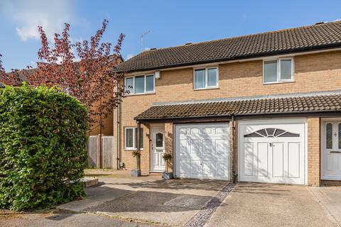 3 bed property, in Forresters Drive, £475,000