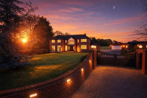 4 bed property, in Wood Lane, £1,495,000