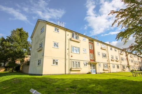 2 bed property, in Blyth Close, £160,000