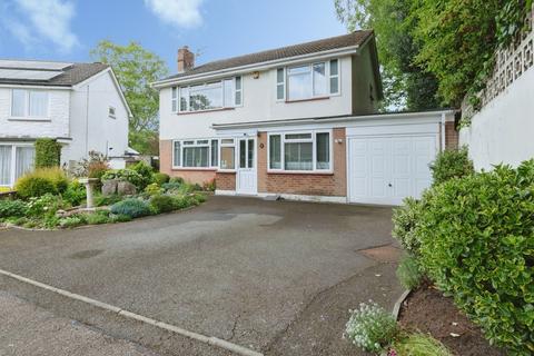 4 bed property, in Doveshill Gardens, £475,000