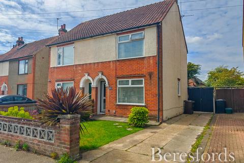 2 bed property, in Cavendish Avenue, £270,000