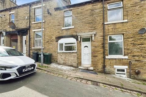 3 bed property, in Pleasant Street, £150,000