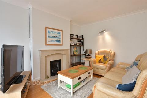 2 bed property, in Dacre Gardens, £750,000