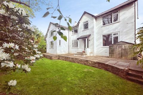 5 bed property, in Chester Road, £750,000