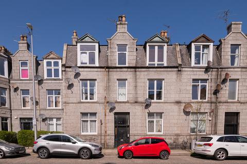 1 bed property, in Union Grove, £72,000