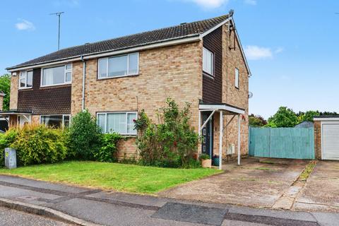 3 bed property, in Stour Close, £320,000