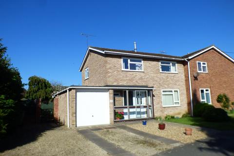 3 bed property, in Badgers Crescent, £325,000