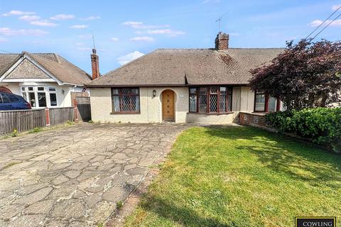 2 bed property, in Deirdre Avenue, £400,000