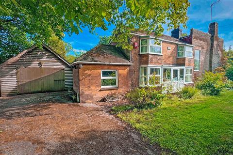 5 bed property, in Snow Hill, £750,000