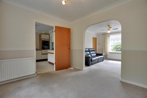 3 bed property, in Southgate Drive, £350,000