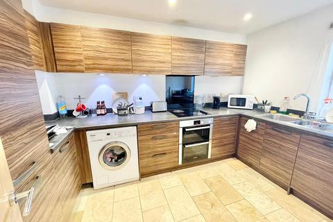 4 bed property, in Fairway Avenue, £15,000
