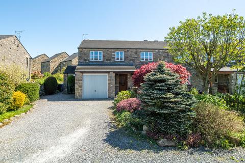 4 bed property, in Bankwell Close, £395,000