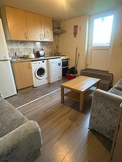 4 bed property, in Cromwell Road, £15,000