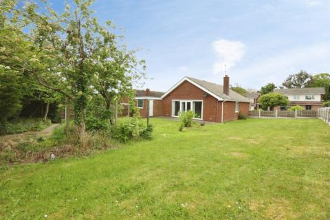 2 bed property, in Dunniwood Avenue, £275,000