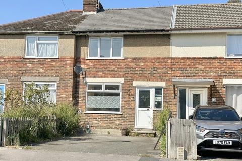3 bed property, in Upper Road, £250,000