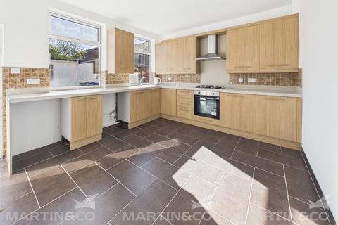 3 bed property, in Sunnymede Terrace, £125,000