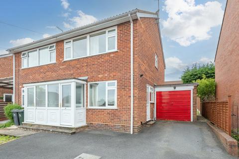 3 bed property, in Tenbury Wells, £250,000