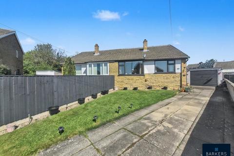 2 bed property, in Chevins Close, £275,000