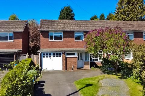 3 bed property, in Hilton Lane, £270,000