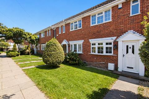 3 bed property, in Eagle Close, £445,000