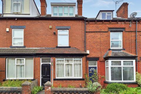 4 bed property, in Beechwood View, £230,000