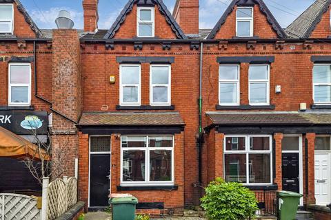 4 bed property, in Pearson Terrace, £280,000