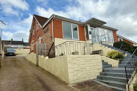 5 bed property, in Newton Road, £325,000