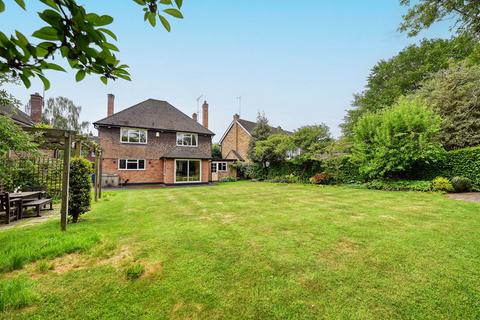 4 bed property, in Eastglade, £1,350,000